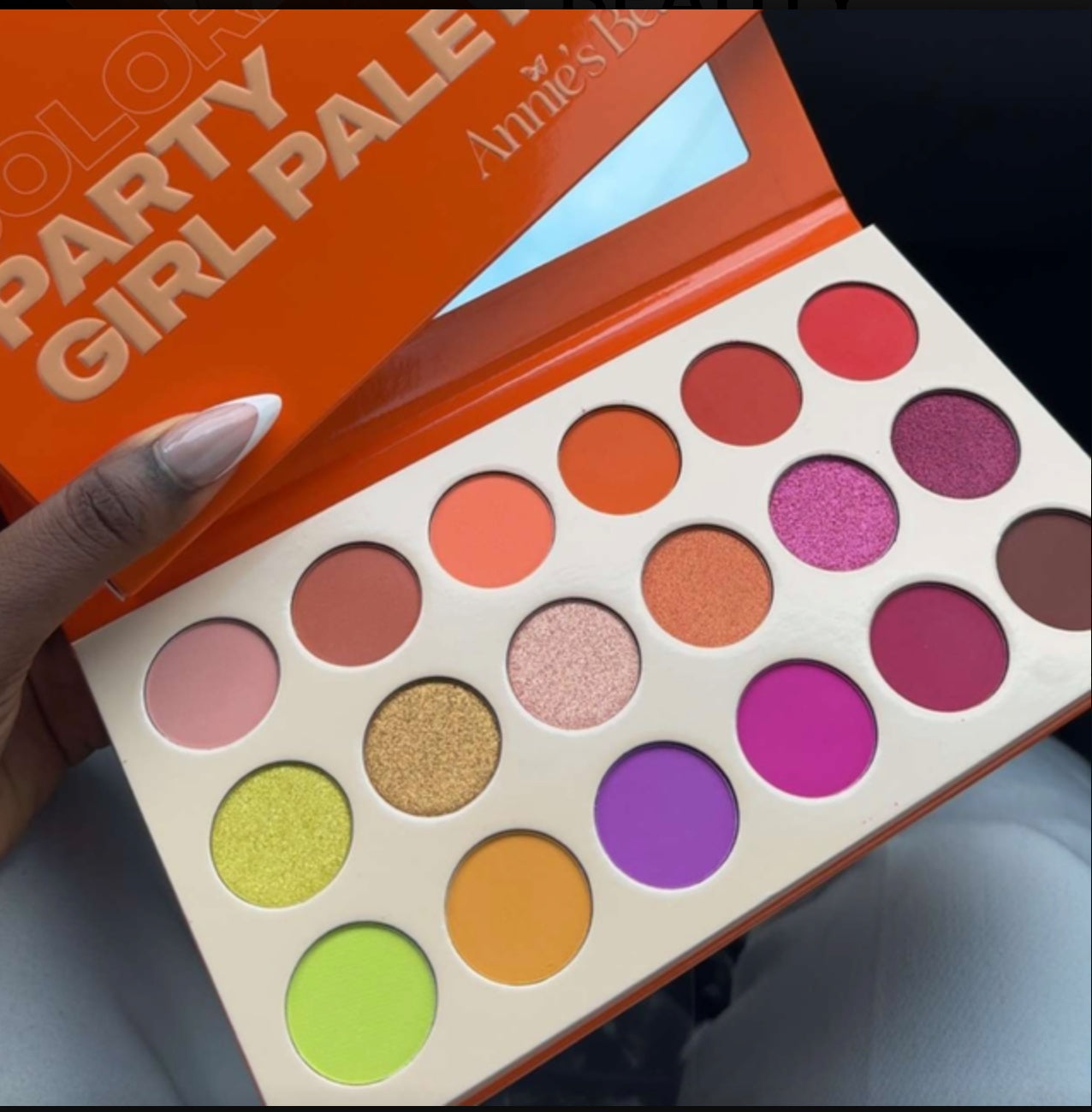 ANNIE’S BEAUTY - Party Girl